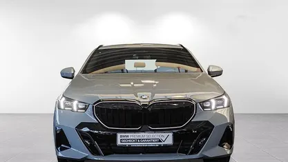 Gebraucht BMW 520 Comfort Edition 197 PS (144 kW) 2024 Brooklyn grau metallic Kombi