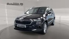 Schwarz (schwarz magic perleffekt) Gebraucht 2024 Skoda Karoq Selection SUV | 33.450 € (Fairer Preis)