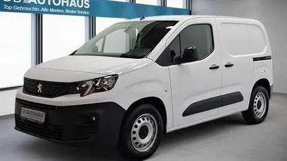 Weiß Gebraucht 2023 Peugeot Partner Premium Van / Kleinbus | 16.990 € (Fairer Preis)