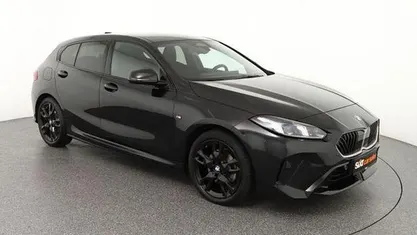 Gebraucht BMW 118 M Sport 150 PS (110 kW) 2025 Saphirschwarz Kleinwagen