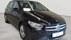 Nachtschwarz Gebraucht 2020 Mercedes B200 Van / Kleinbus | 18.690 € (Guter Preis)