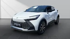 Platinum white pearl mc (089)/ Neu 2025 Toyota C-HR Team SUV | 35.880 € (Superpreis)