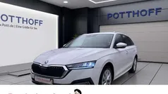 Weiss Gebraucht 2023 Skoda Octavia Style Kombi | 23.997 € (Guter Preis)