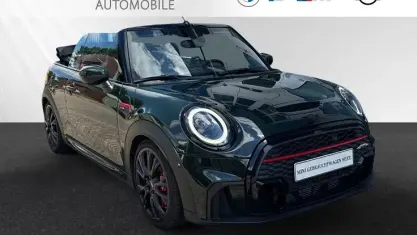 Gebraucht Mini John Cooper Works 231 PS (169 kW) 2023 Rebel green uni Kleinwagen
