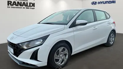 Neu Hyundai i20 Select 101 PS (74 kW) 2025 Weiß Limousine