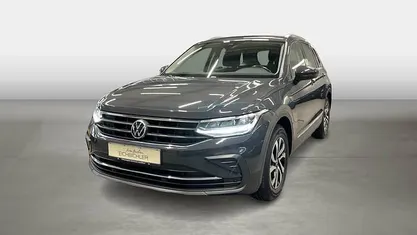 Gebraucht VW Tiguan Active 150 PS (110 kW) 2021 Uranograu SUV