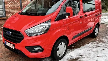 Gebraucht Ford Transit Custom Trend 105 PS (77 kW) 2019 Rot (racerot) Van