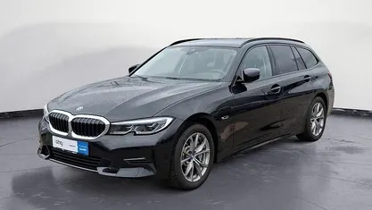 Gebraucht BMW 330e Sport Line 184 PS (135 kW) 2021 Schwarz Kombi