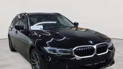 Gebraucht BMW 320 Sport Line 190 PS (139 kW) 2023 Schwarz Kombi