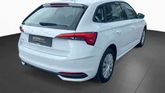 Weiß Gebraucht 2024 Skoda Scala Essence Kleinwagen | 19.833 € (Fairer Preis)