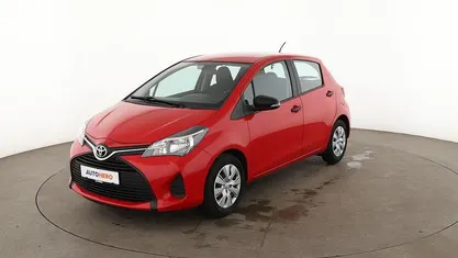 Rot Gebraucht 2015 Toyota Yaris Cool Limousine | 8.490 € (Fairer Preis)