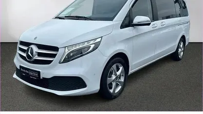 Gebraucht Mercedes V220 163 PS (119 kW) 2022 Weiß Van / Kleinbus