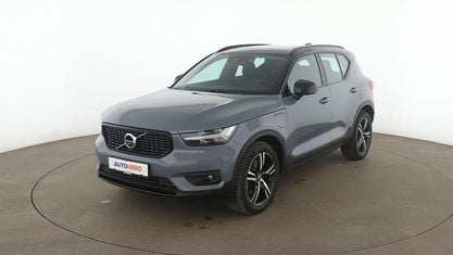 Käytetty Volvo XC40 R-Design 82 HP (60 kW) 2020 Harmaa Katumaasturi