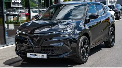 Neu Alfa Romeo Junior Ti 114 kW (156 PS) 2026 Schwarz SUV