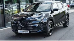 Schwarz Neu 2025 Alfa Romeo GT Junior SUV | 31.985 € (Fairer Preis)