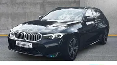Black sapphire metallic Gebraucht 2024 BMW 330 M Sport Kombi | 53.490 € (Fairer Preis)