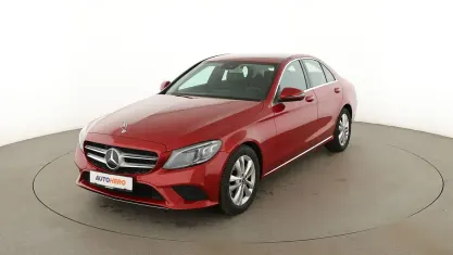 Gebraucht Mercedes C180 Avantgarde 156 PS (114 kW) 2019 Rot Limousine
