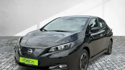 Gebraucht Nissan Leaf Acenta 110 kW (150 PS) 2022 Black metallic Kleinwagen