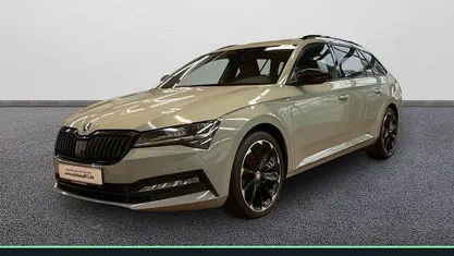 Stahlgrau Gebraucht 2024 Skoda Superb SportLine Kombi | 36.950 € (Guter Preis)