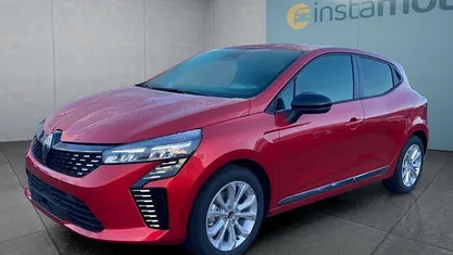 Rot Gebraucht 2024 Renault Clio V Kleinwagen | 18.499 € (Fairer Preis)