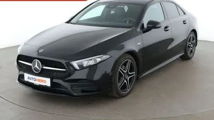 Gebraucht Mercedes A200 AMG line 163 PS (119 kW) 2022 Schwarz Limousine