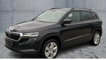 Blackmagic perleffekt Gebraucht 2024 Skoda Karoq Selection SUV | 30.970 € (Fairer Preis)