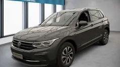 Grau Gebraucht 2023 VW Tiguan Active SUV | 32.970 € (Fairer Preis)