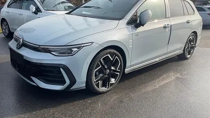 Gebraucht VW Golf VIII R-line 150 PS (110 kW) 2026 Kombi