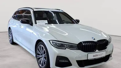 Gebraucht BMW 320 M Sport 190 PS (139 kW) 2021 Mineralweiß metallic Kombi