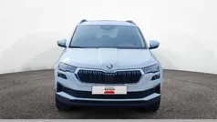 Moonweiss metallic Gebraucht 2024 Skoda Karoq Selection SUV | 32.740 € (Fairer Preis)