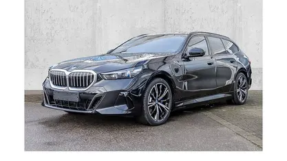 Gebraucht BMW 530e M Sport 299 PS (219 kW) 2025 Kombi