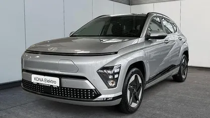 Gebraucht Hyundai Kona Trend 114 kW (156 PS) 2024 Shimmering silver SUV