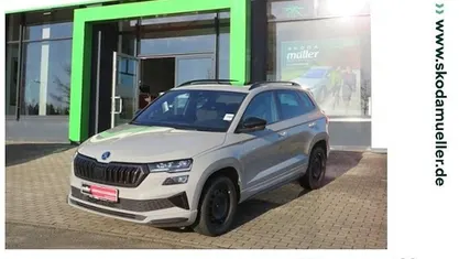 Grau (stahl grau) Gebraucht 2022 Skoda Karoq SportLine SUV | 26.590 € (Fairer Preis)