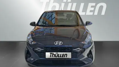 Gebraucht Hyundai i10 Trend 63 PS (46 kW) 2025 Grau Kleinwagen