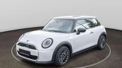 Gebraucht 2025 Mini Cooper S Favoured Kleinwagen | 33.900 € (Fairer Preis)
