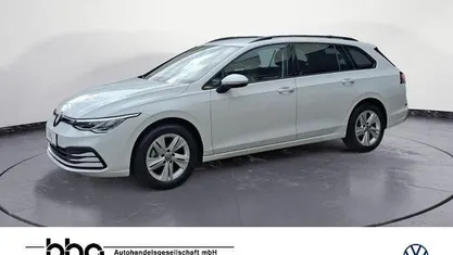 Weiß Gebraucht 2022 VW Golf VIII Life Kombi | 20.930 € (Fairer Preis)