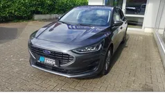 Grau Gebraucht 2023 Ford Focus Titanium Limousine | 21.481 € (Fairer Preis)