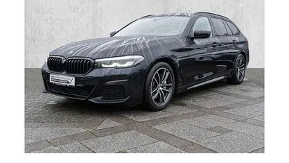 Carbonschwarz Gebraucht 2022 BMW 540 Shadowline Kombi | 49.240 € (Fairer Preis)