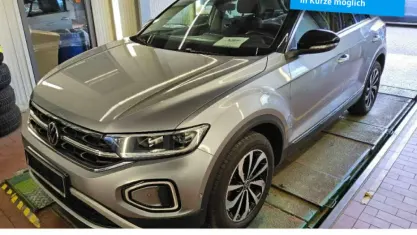 Używany VW T-Roc Style 150 KM (110 kW) 2022 Srebrny SUV