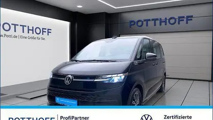 Schwarz Gebraucht 2024 VW Multivan Basis Van | 49.997 € (Fairer Preis)