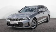 Skyscraper grau Gebraucht 2024 BMW 320 M Sport Kombi | 41.950 € (Fairer Preis)