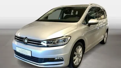 Gebraucht VW Touran Highline 150 PS (110 kW) 2023 Reflexsilber Van / Kleinbus