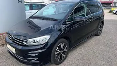 Schwarz Gebraucht 2024 VW Touran Highline Van / Kleinbus | 36.400 € (Fairer Preis)