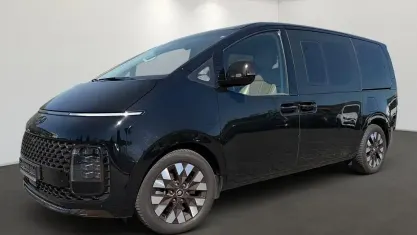 Usata Hyundai Staria Signature 177 CV (130 kW) 2021 Nero Monovolume