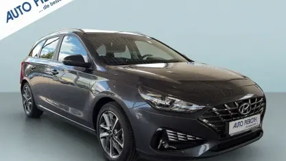 Gebraucht Hyundai i30 Trend 160 PS (117 kW) 2023 Schwarz Kombi