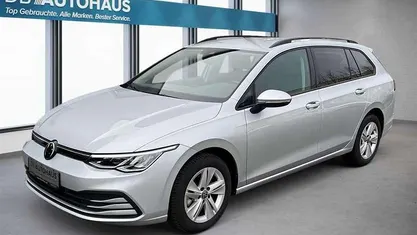 Gebraucht VW Golf VIII Life 110 PS (80 kW) 2024 Silber Kombi