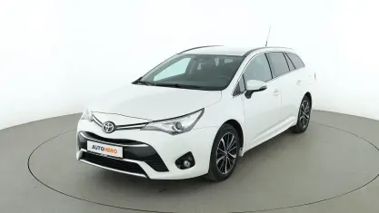 Gebraucht Toyota Avensis Team 147 PS (108 kW) 2018 Weiß Kombi