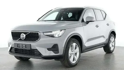 Vapour grey Gebraucht 2025 Volvo XC40 Core SUV | 35.888 € (Fairer Preis)