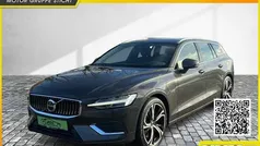 Platinum grey metallic (metallic) Gebraucht 2022 Volvo V60 Ultimate Kombi | 39.970 € (Fairer Preis)