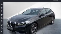 Schwarz Gebraucht 2021 BMW 118 Sport Line Kleinwagen | 24.880 € (Fairer Preis)